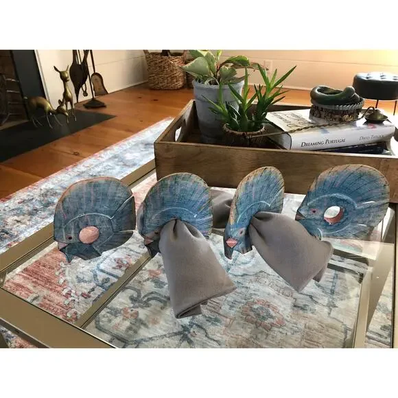 Vintage Hand-Carved wooden Fish Napkin Rings, Holder, Blue Fish, Set of Four - Picture 3 of 9